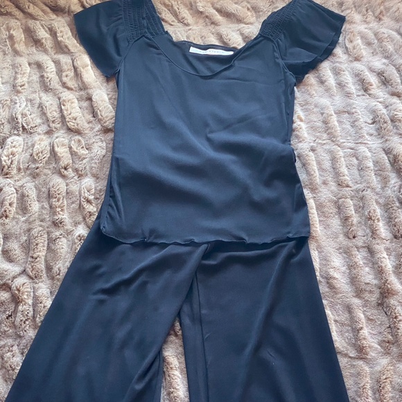 MAXX STUDIO two piece dressy casual pantsuit. - Picture 10 of 11